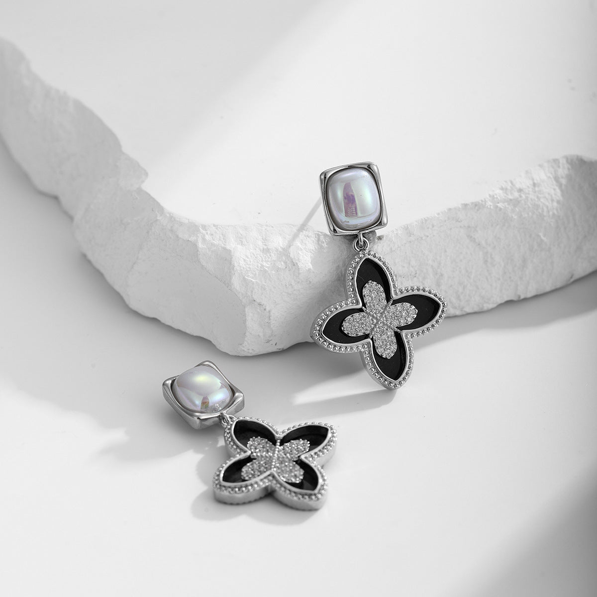 Four Leaf Clover Micropavé Black Earrings