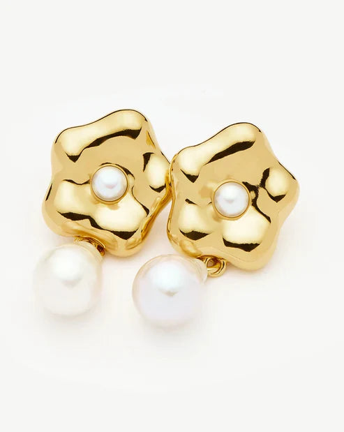 Eny Puffy Daisy Pearl Drop Earrings