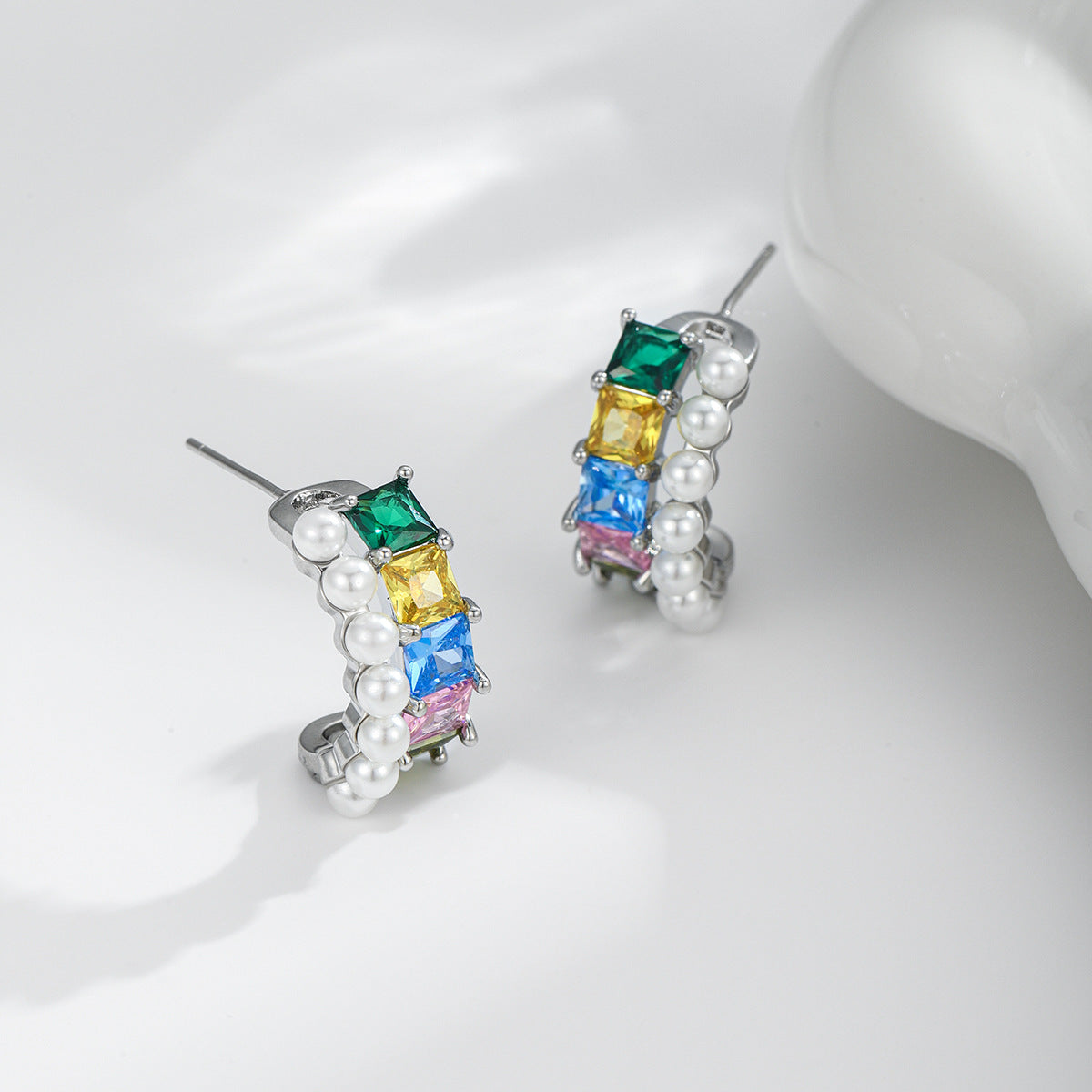Colorful zirconia with pearl earrings