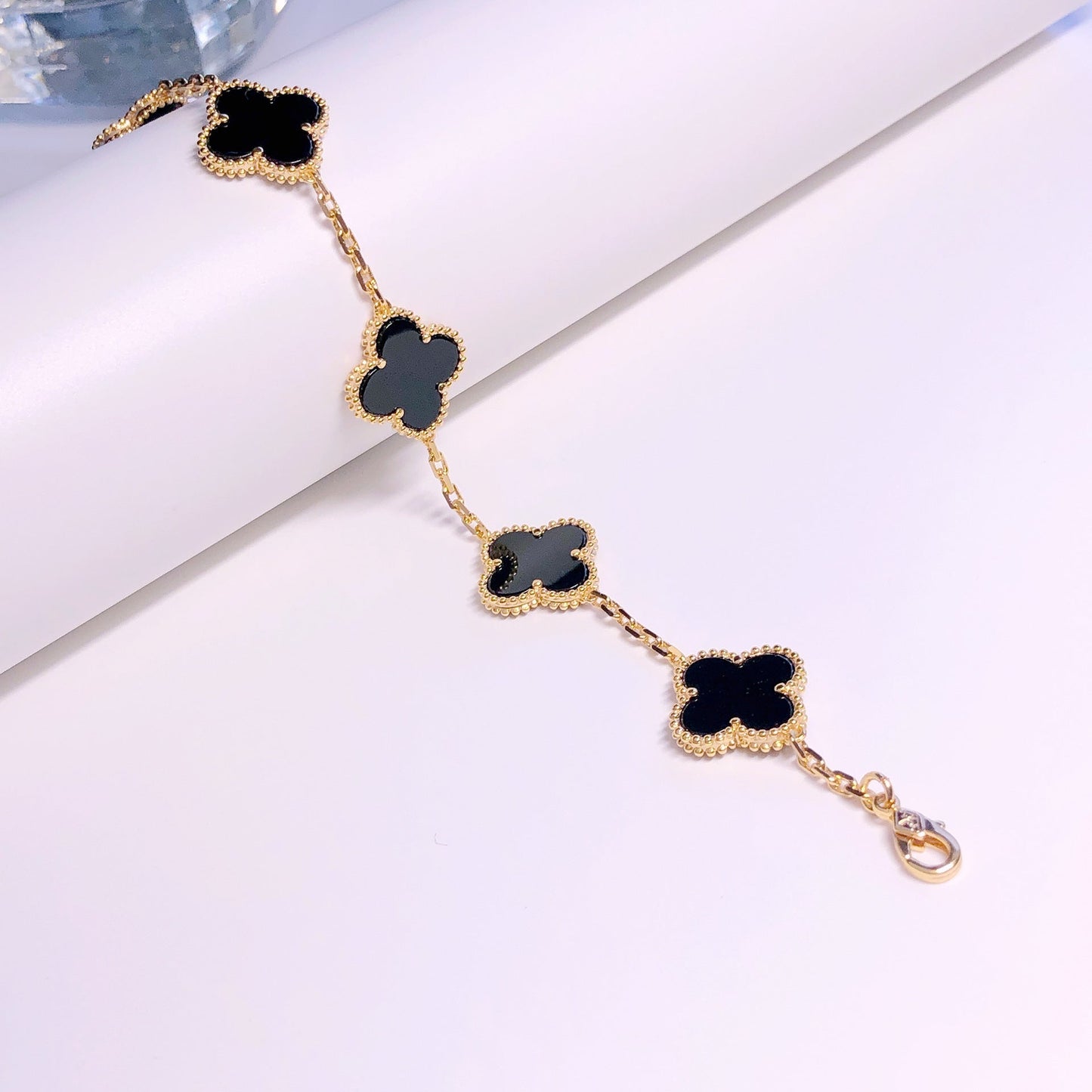Four Leaf Clover Shape Green and Black Bracelet