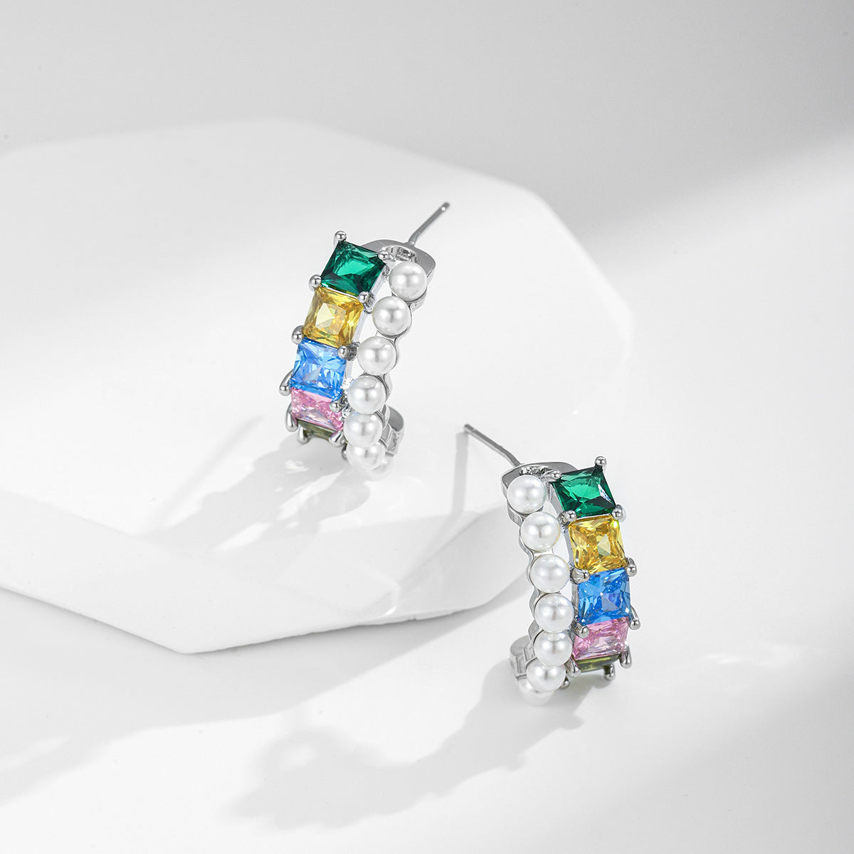 Colorful zirconia with pearl earrings