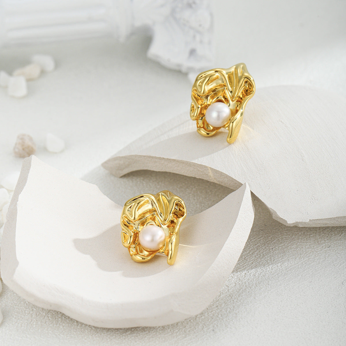 Natural pearl gold color shaped earrings