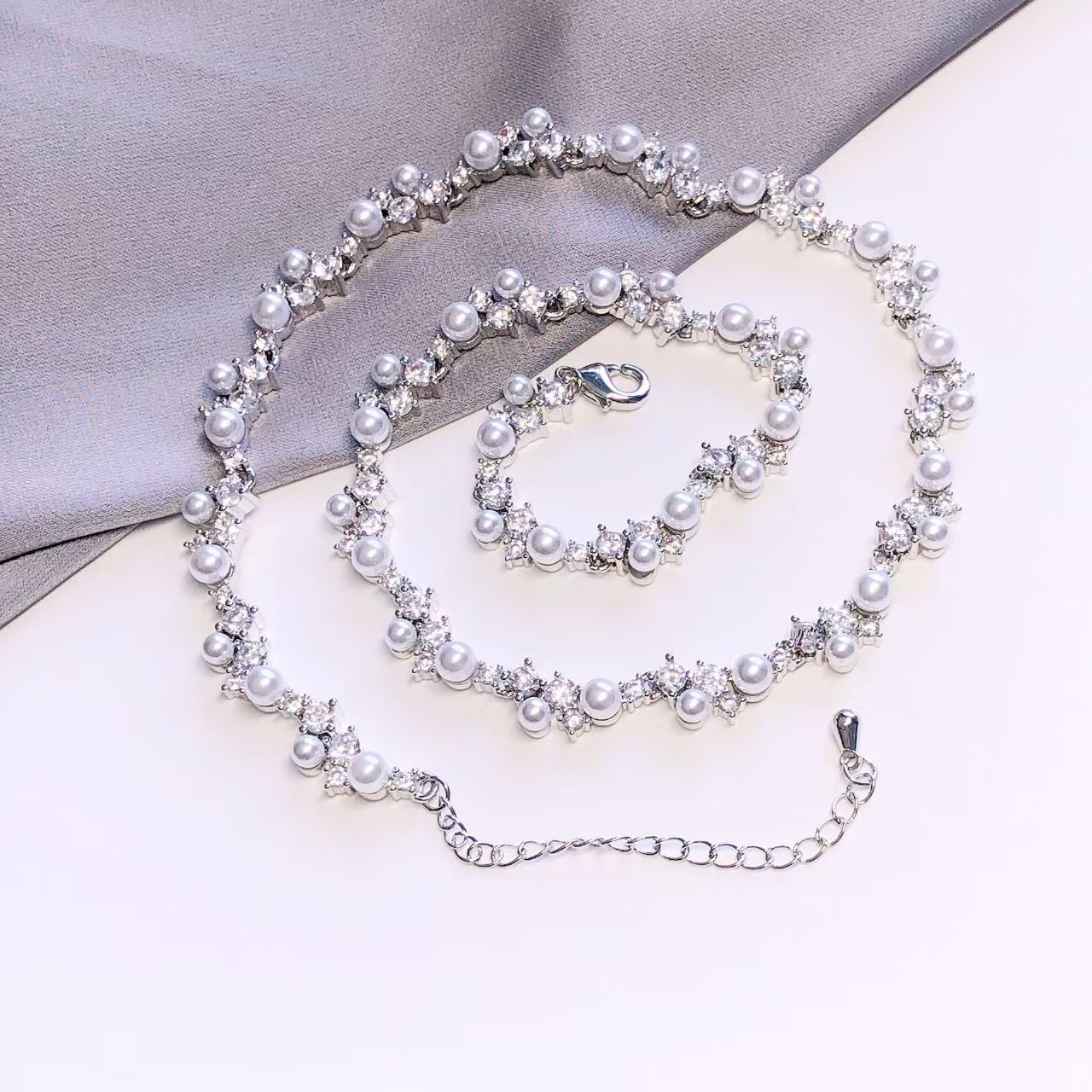 Pearl and diamond collarbone necklace