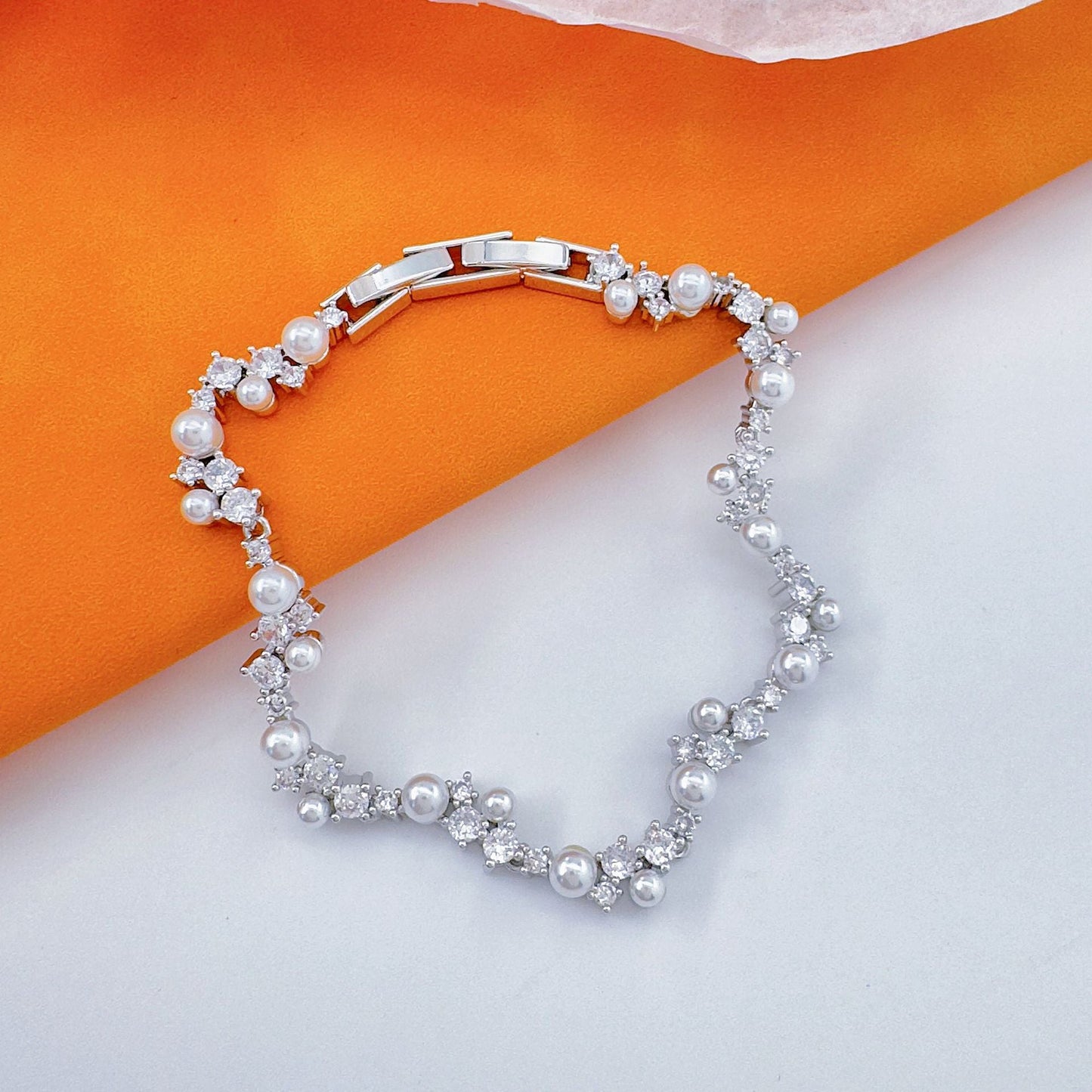 Full Diamonds Pearls Small Fragrance Bracelet