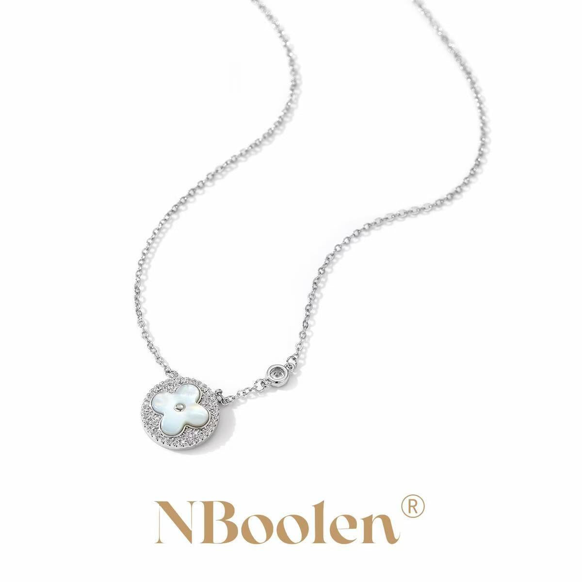 Four-leaf clover mother-of-pearl necklace