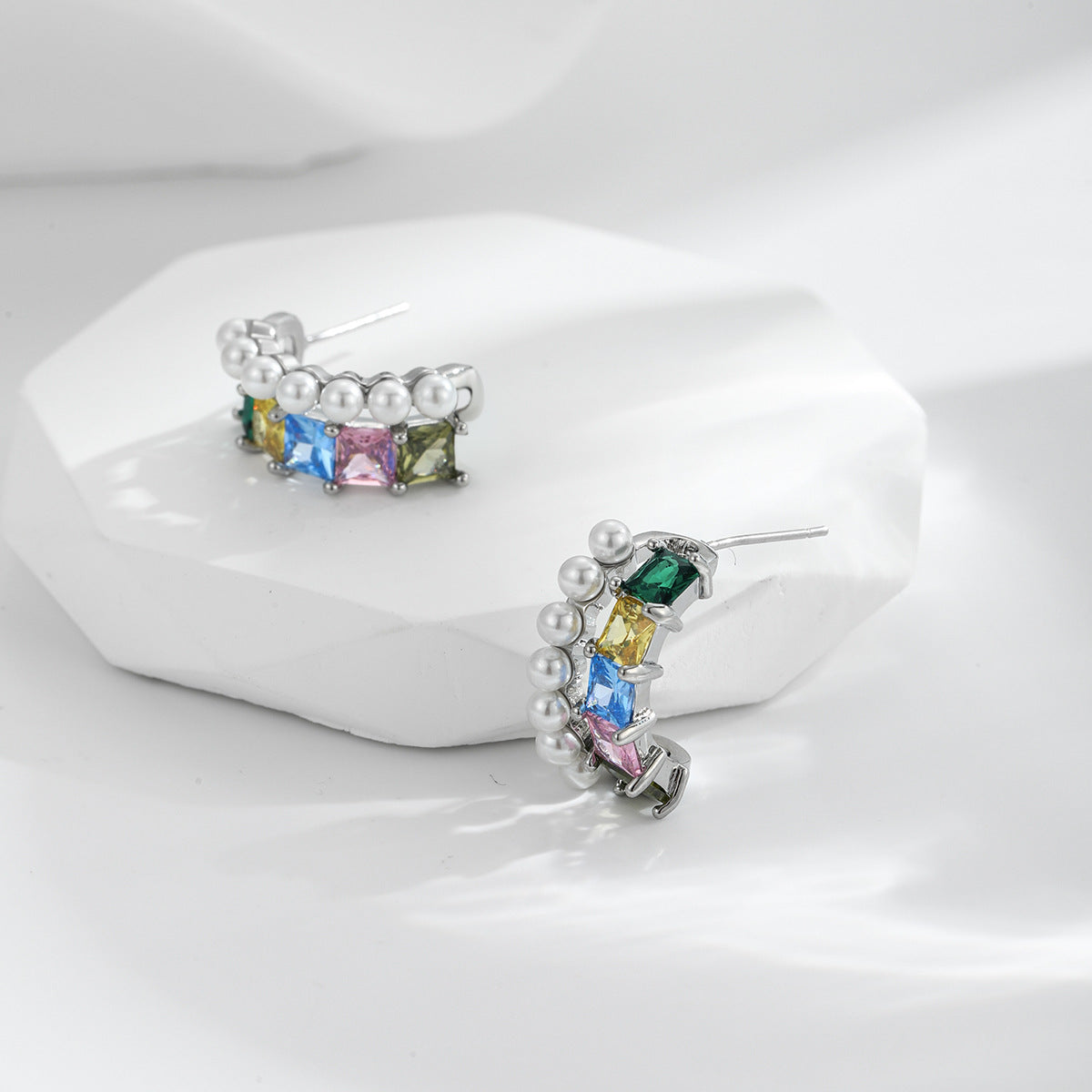 Colorful zirconia with pearl earrings