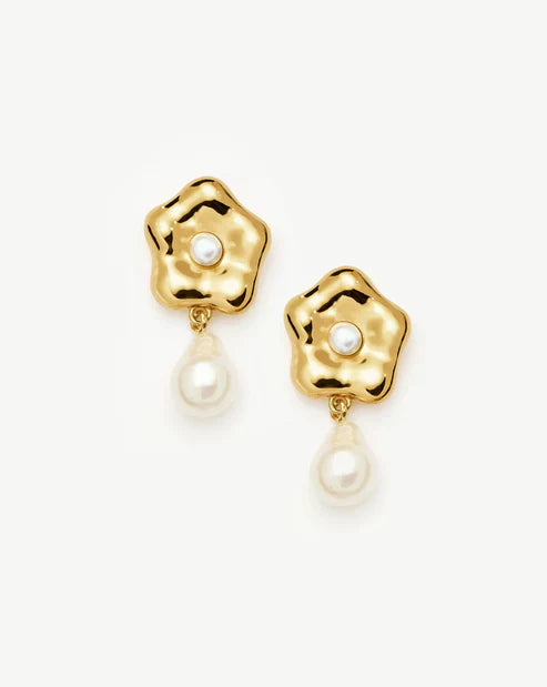 Eny Puffy Daisy Pearl Drop Earrings