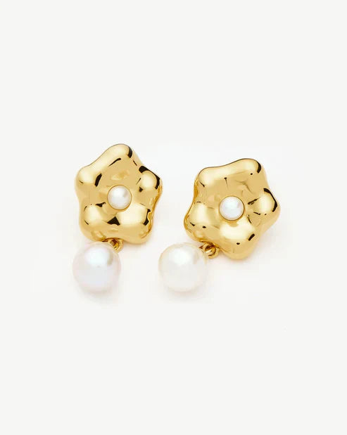 Eny Puffy Daisy Pearl Drop Earrings